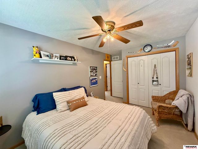 5521 S 72nd Street, Lincoln, NE 68516