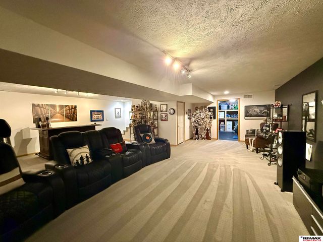 5521 S 72nd Street, Lincoln, NE 68516
