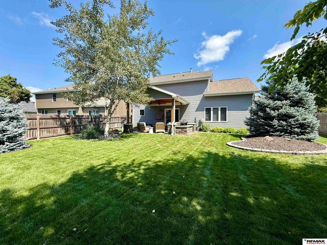 5521 S 72nd Street, Lincoln, NE 68516