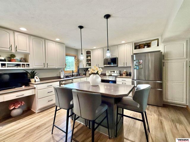 5521 S 72nd Street, Lincoln, NE 68516