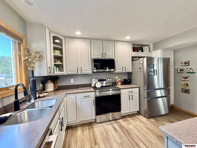 5521 S 72nd Street, Lincoln, NE 68516
