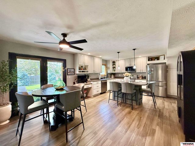 5521 S 72nd Street, Lincoln, NE 68516