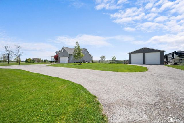 8911 Schroeder Road, Riga, MI 49276