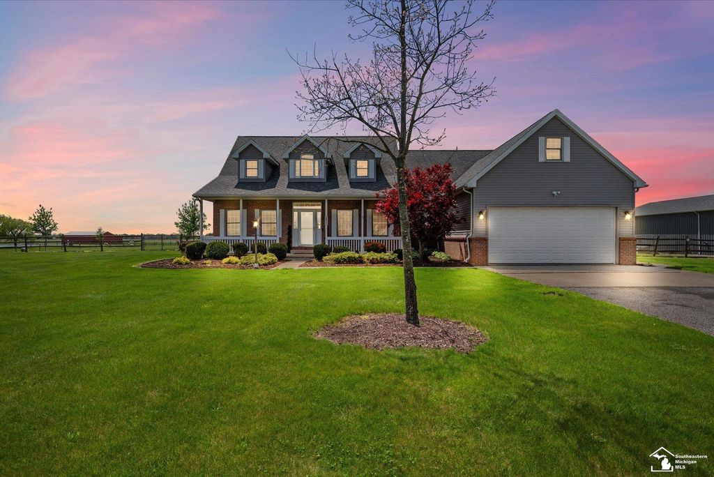 8911 Schroeder Road, Riga, MI 49276