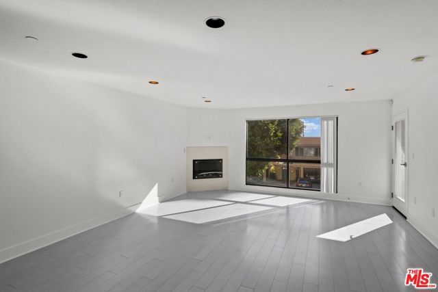 1518 Federal 208, Los Angeles, CA 90025