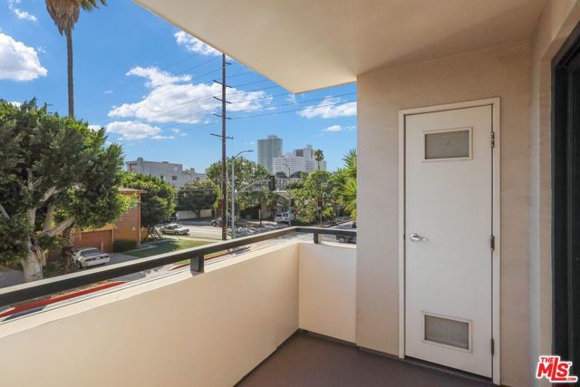 1518 Federal 208, Los Angeles, CA 90025