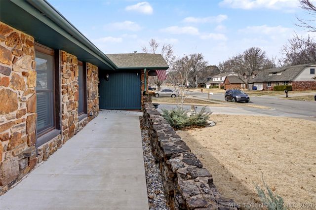 7358 E 76th Street S, Tulsa, OK 74136