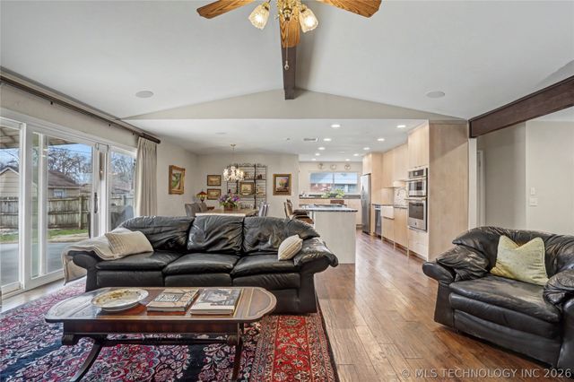 7358 E 76th Street S, Tulsa, OK 74136