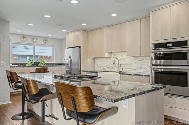 7358 E 76th Street S, Tulsa, OK 74136