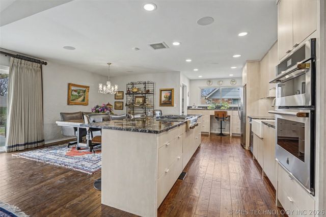 7358 E 76th Street S, Tulsa, OK 74136