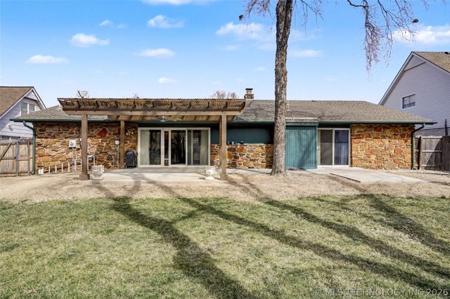 7358 E 76th Street S, Tulsa, OK 74136