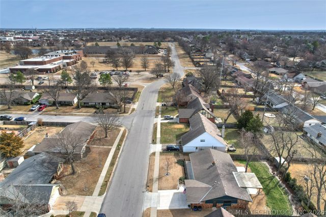 7358 E 76th Street S, Tulsa, OK 74136