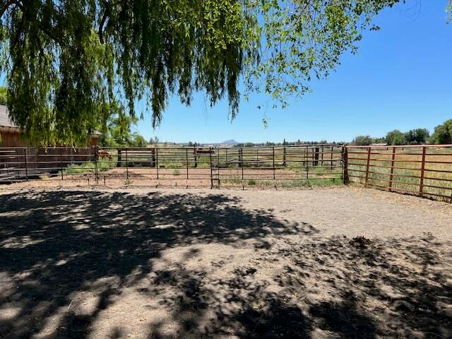 585 SW Fairgrounds Road, Madras, OR 97741