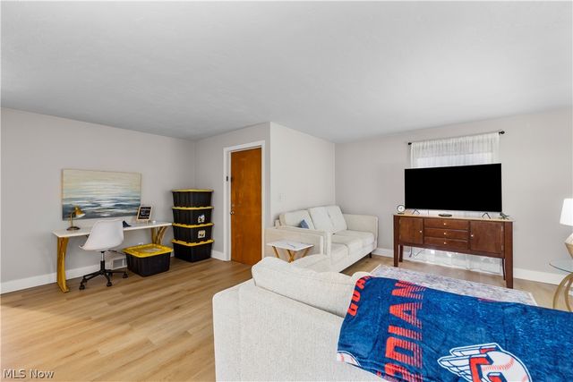 19658 Hilliard Boulevard, Rocky River, OH 44116