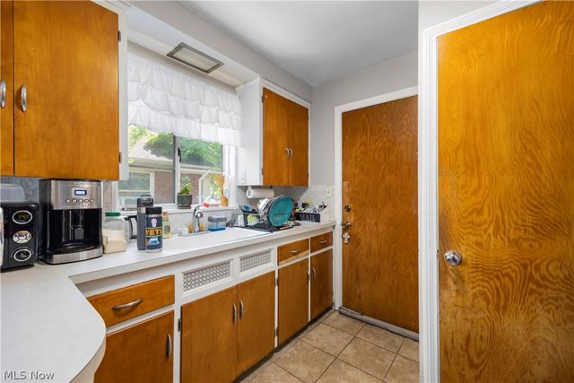 19658 Hilliard Boulevard, Rocky River, OH 44116