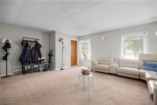 19658 Hilliard Boulevard, Rocky River, OH 44116
