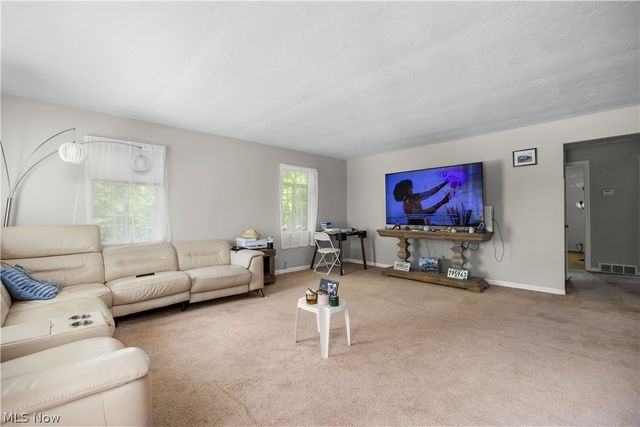 19658 Hilliard Boulevard, Rocky River, OH 44116