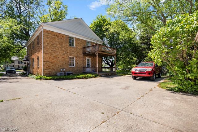 19658 Hilliard Boulevard, Rocky River, OH 44116