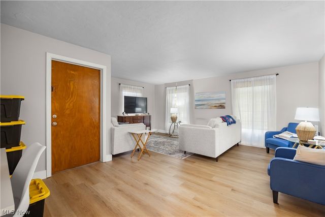 19658 Hilliard Boulevard, Rocky River, OH 44116