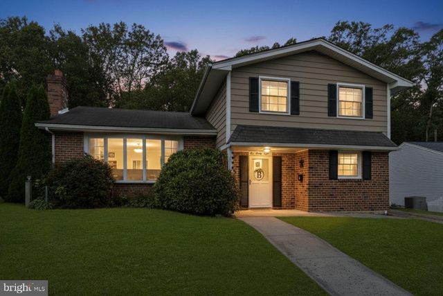 1028 NORVELT DR, Philadelphia, PA 19115