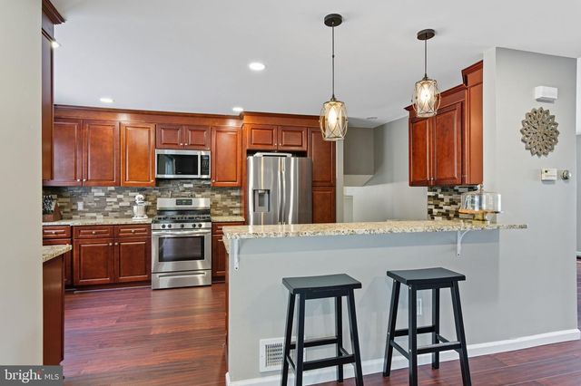 1028 NORVELT DR, Philadelphia, PA 19115