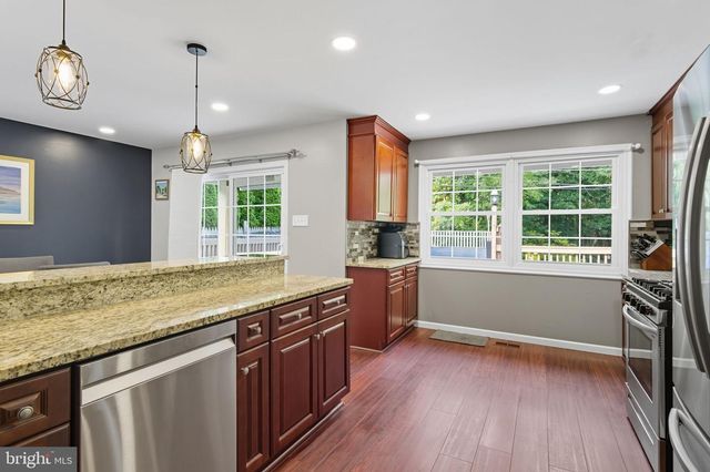 1028 NORVELT DR, Philadelphia, PA 19115