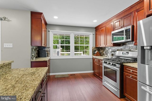 1028 NORVELT DR, Philadelphia, PA 19115