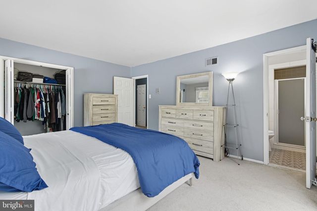 1028 NORVELT DR, Philadelphia, PA 19115