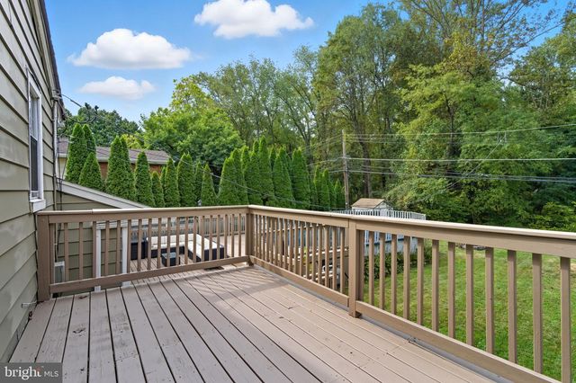 1028 NORVELT DR, Philadelphia, PA 19115