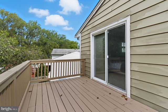 1028 NORVELT DR, Philadelphia, PA 19115