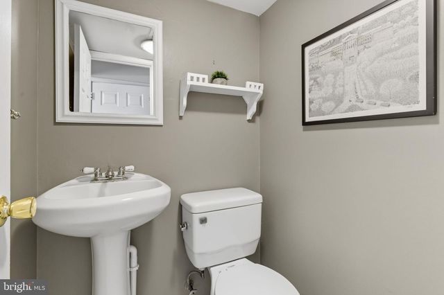 1028 NORVELT DR, Philadelphia, PA 19115