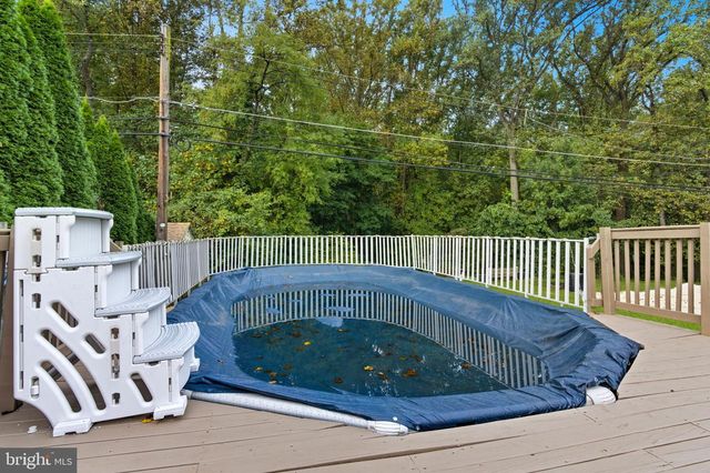 1028 NORVELT DR, Philadelphia, PA 19115