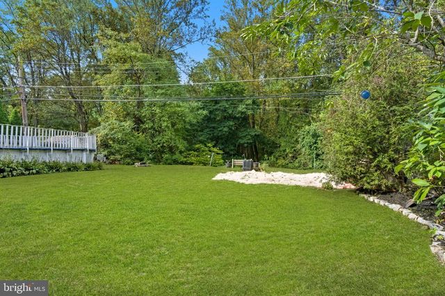 1028 NORVELT DR, Philadelphia, PA 19115