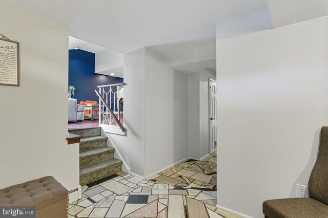 1028 NORVELT DR, Philadelphia, PA 19115