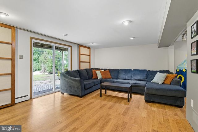 1028 NORVELT DR, Philadelphia, PA 19115