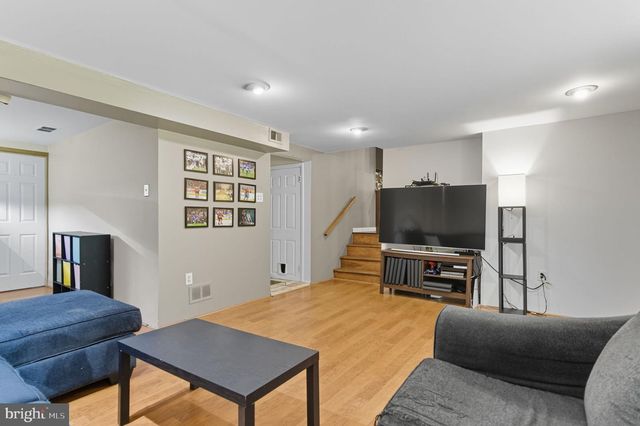 1028 NORVELT DR, Philadelphia, PA 19115