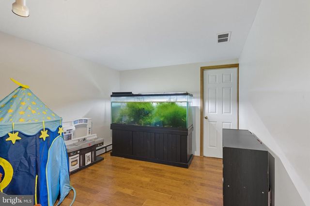 1028 NORVELT DR, Philadelphia, PA 19115