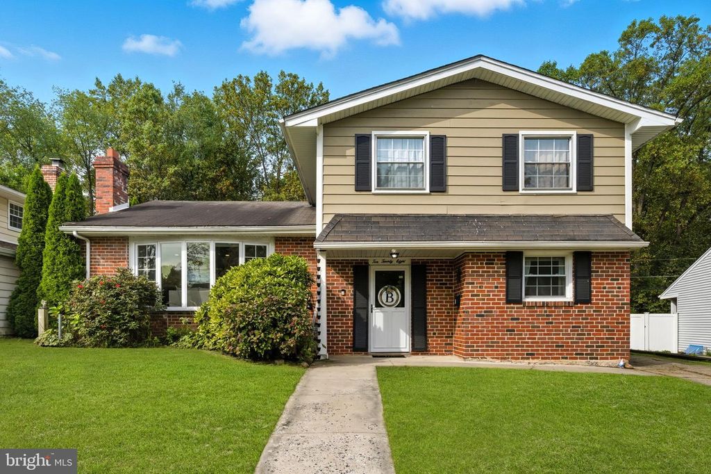 1028 NORVELT DR, Philadelphia, PA 19115