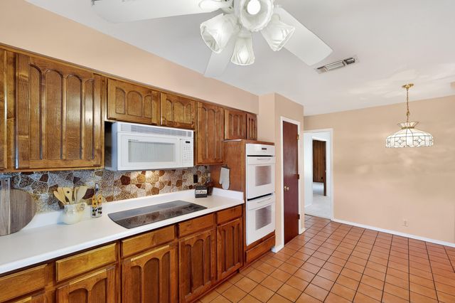 1600 Zena Lona Street NE, Albuquerque, NM 87112