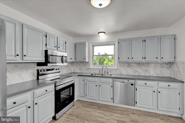 133 WHEATLAND DR, Denver, PA 17517