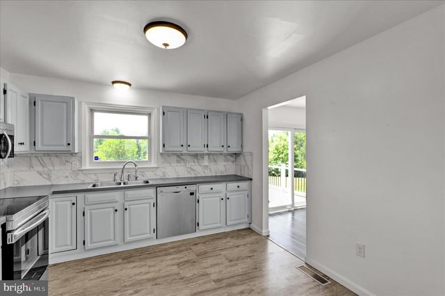 133 WHEATLAND DR, Denver, PA 17517