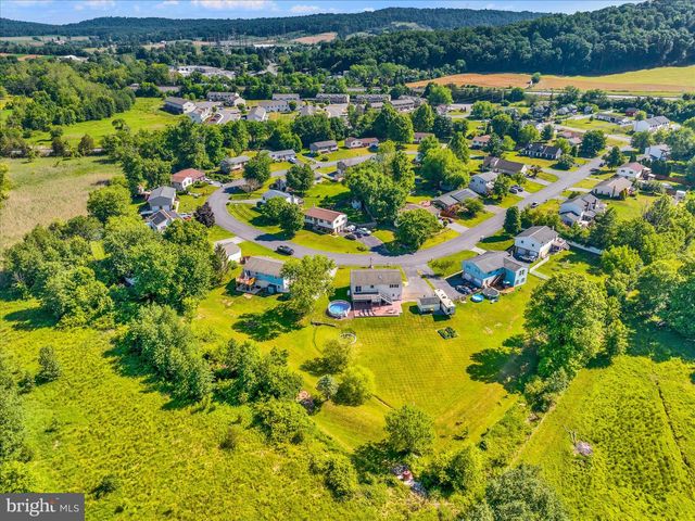 133 WHEATLAND DR, Denver, PA 17517