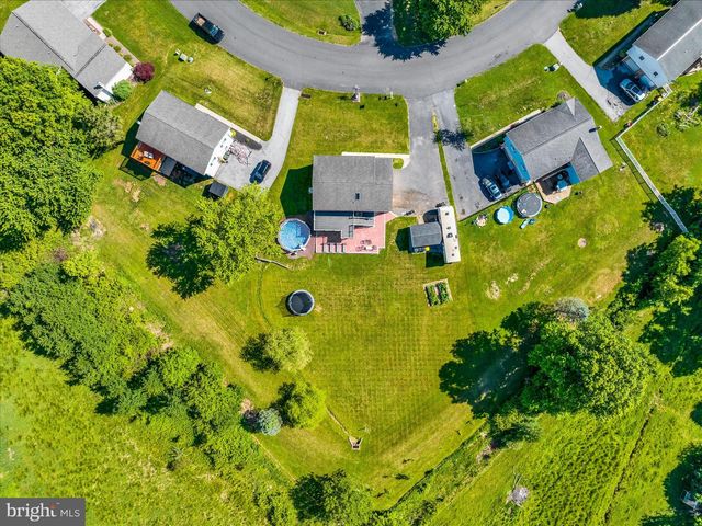 133 WHEATLAND DR, Denver, PA 17517