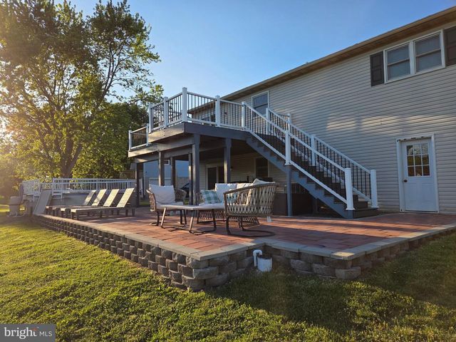133 WHEATLAND DR, Denver, PA 17517