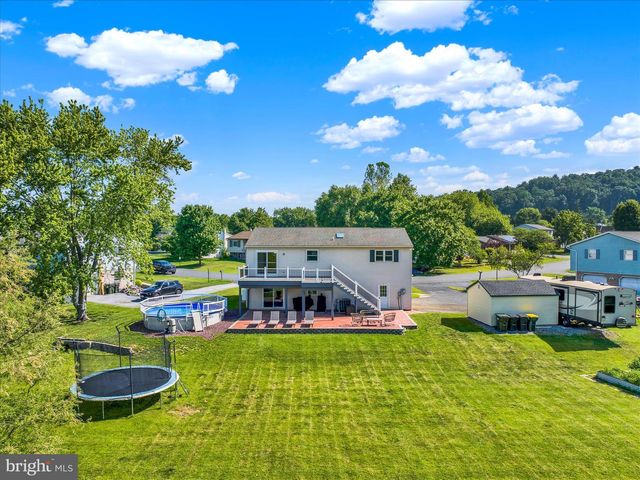 133 WHEATLAND DR, Denver, PA 17517