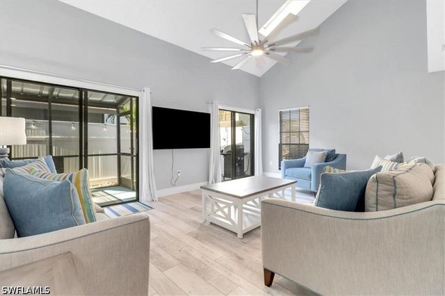 823 Meadowland DR 41-2, Naples, FL 34108