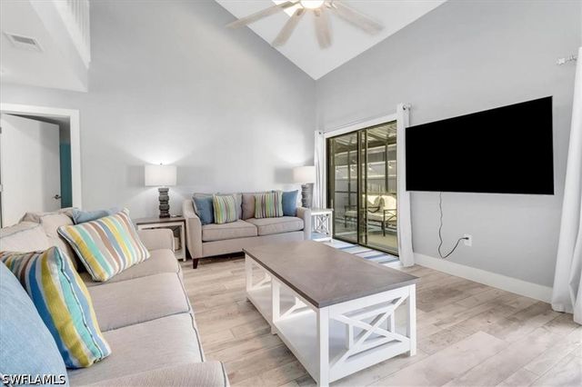 823 Meadowland DR 41-2, Naples, FL 34108