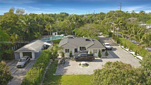 8390 SW 64 st, Miami, FL 33143