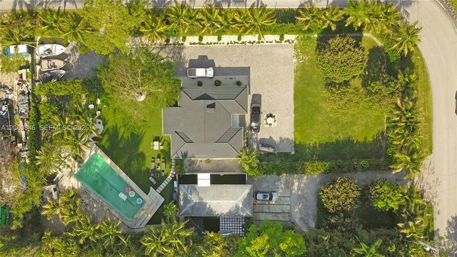 8390 SW 64 st, Miami, FL 33143