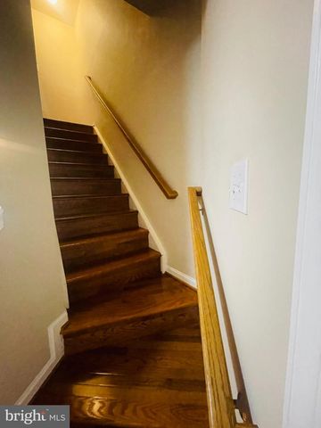 6114 JENLAR DR, Centreville, VA 20121